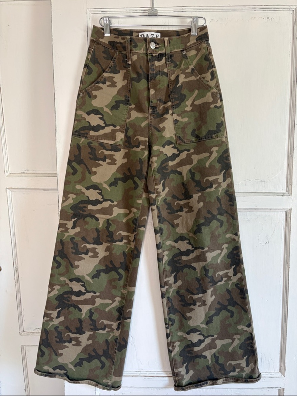 DAZE Organic Cotton Far Out High Rise Wide Leg Camo Jeans 26 - Picture 4 of 7